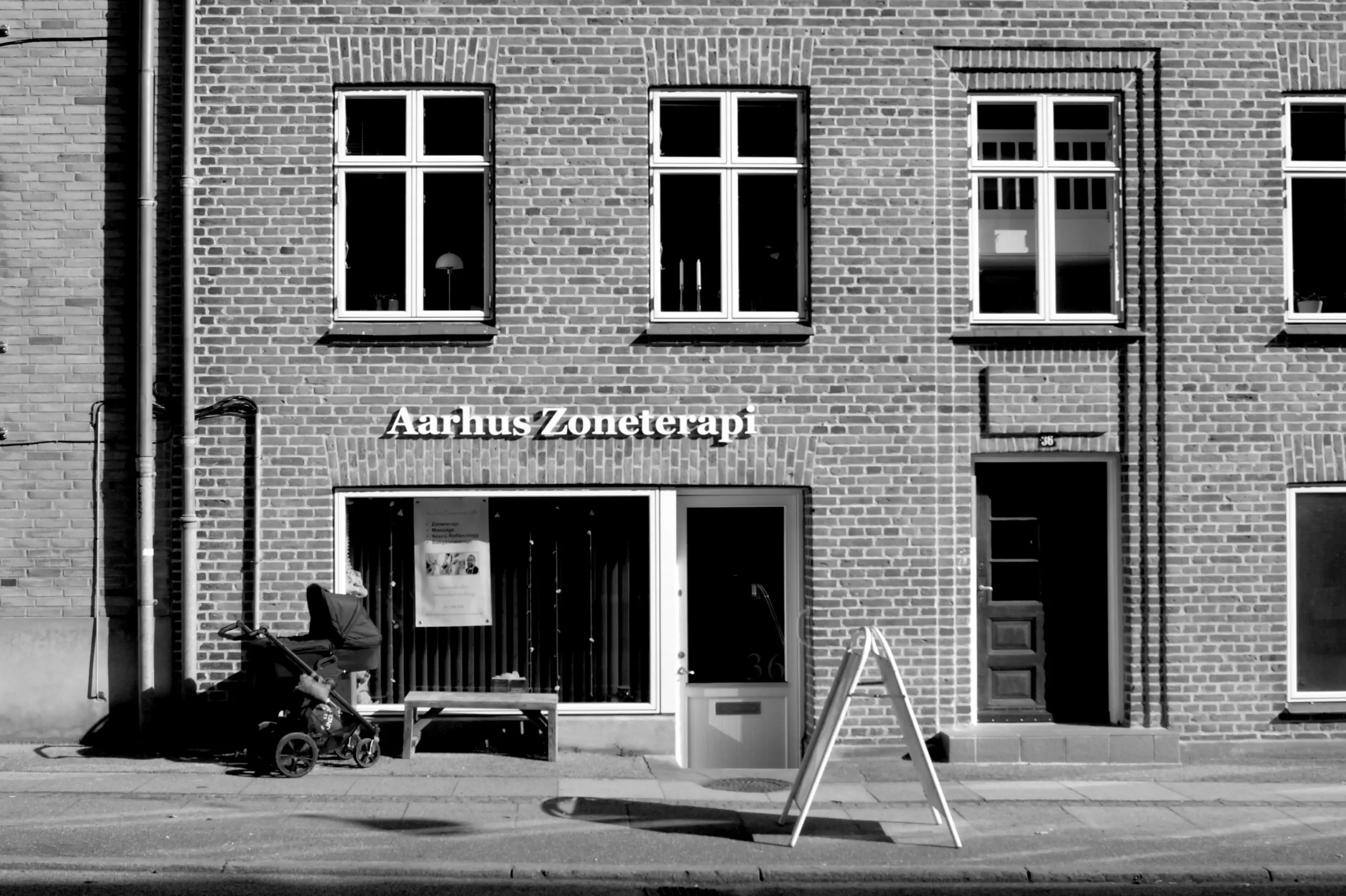 Forsiden af klinikken set fra udefra